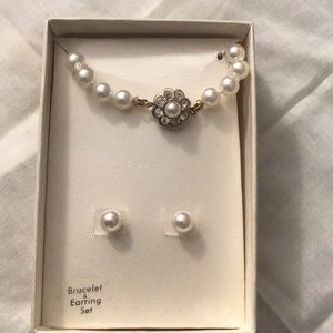 Bracelet and earring set